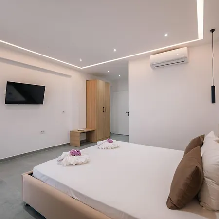 Sun George Bed & Breakfast Himare